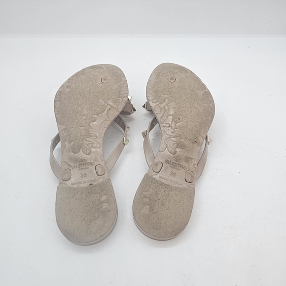 Valentino Garavani Rockstud PVC Thong Sandal Women’s Poudre Size 36 US 5-5.5 - Picture 14 of 14